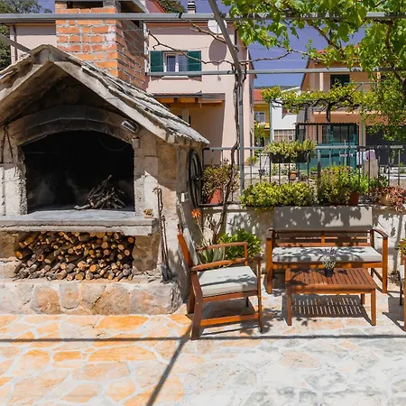 Sea & Stone Apartamento Kaštela