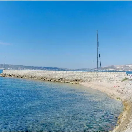 Sea & Stone Apartamento Kaštela